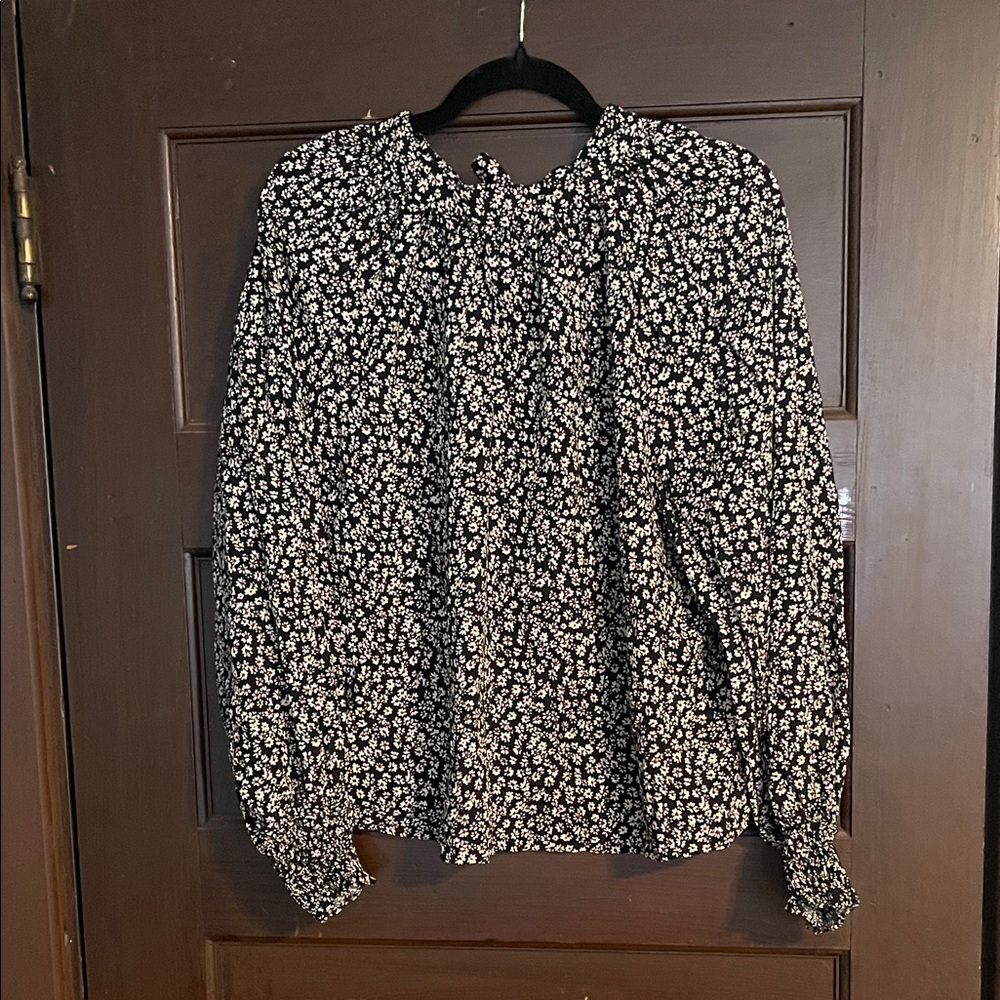 GAP Black and White Floral Blouse